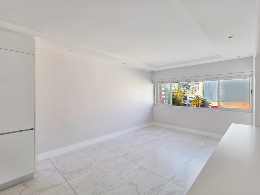 To Let 1 Bedroom Property for Rent in Sea Point Western Cape